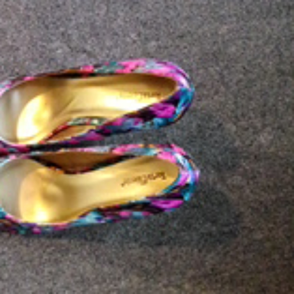 Shoes - Picture 3 of 3